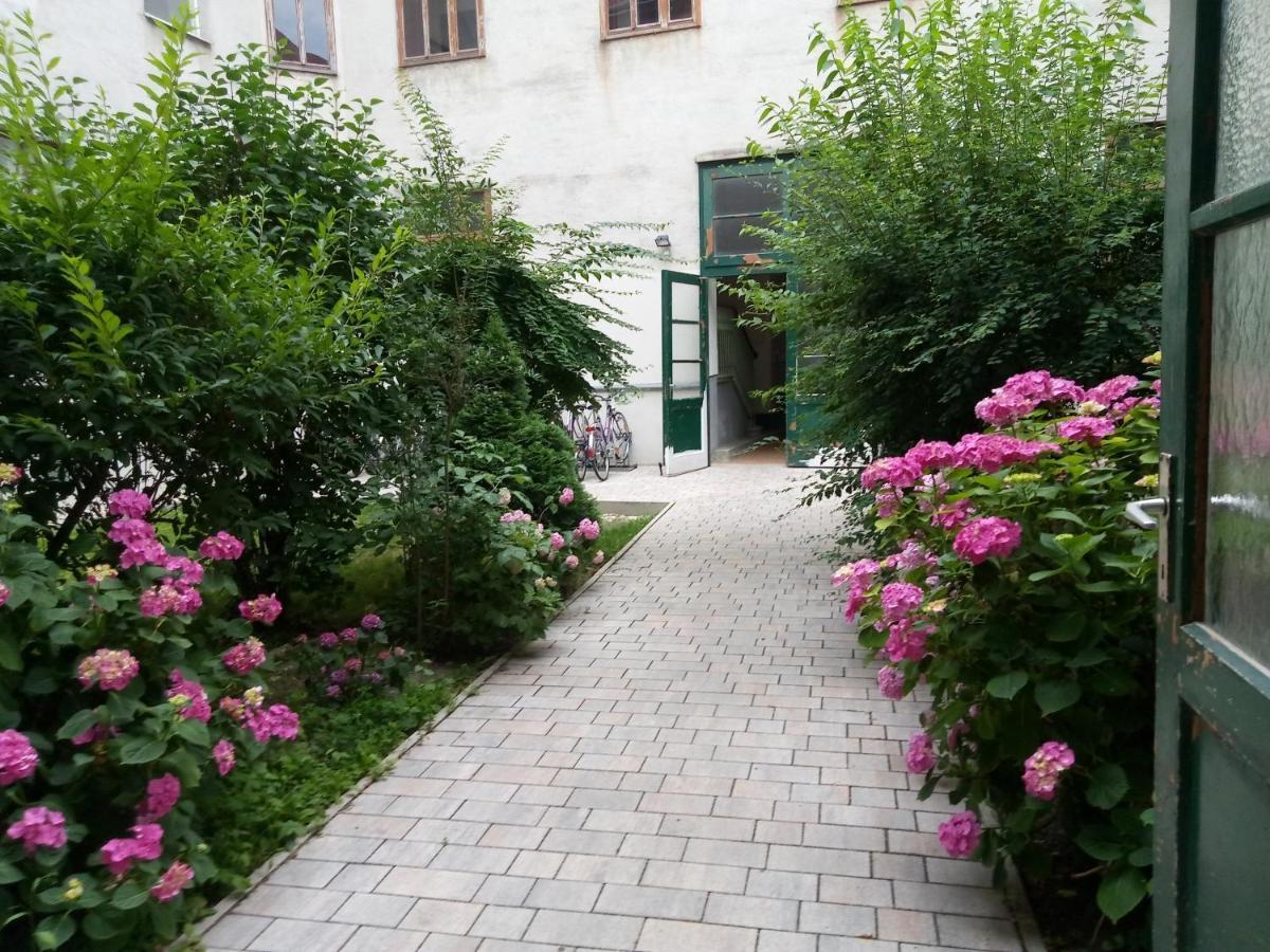 Central Garden Apartments Виена Екстериор снимка