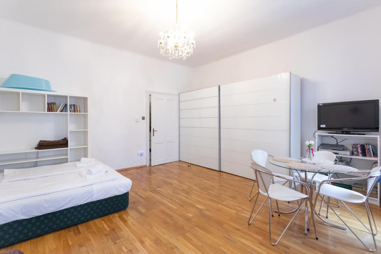 Central Garden Apartments Виена Екстериор снимка