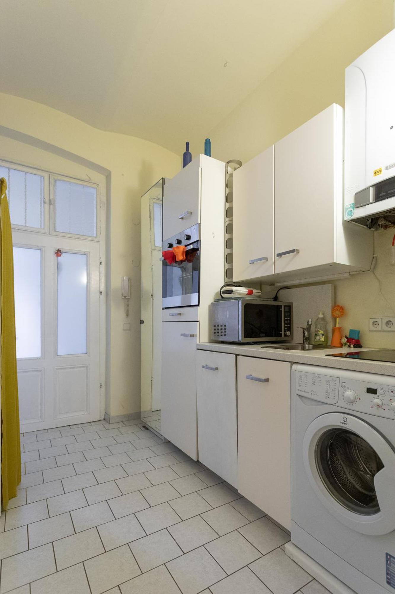 Central Garden Apartments Виена Стая снимка